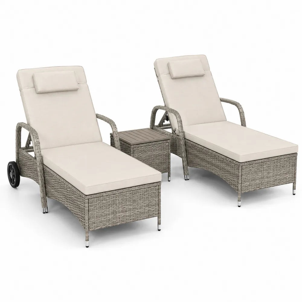 Set de 2 tumbonas de exterior reclinables con mesa auxiliar ratán PE gris beige con cojines crema 200 cm x 70 cm x 35 cm